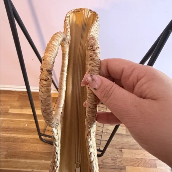 Coastal Rattan Handbag - Picture 4 of 5